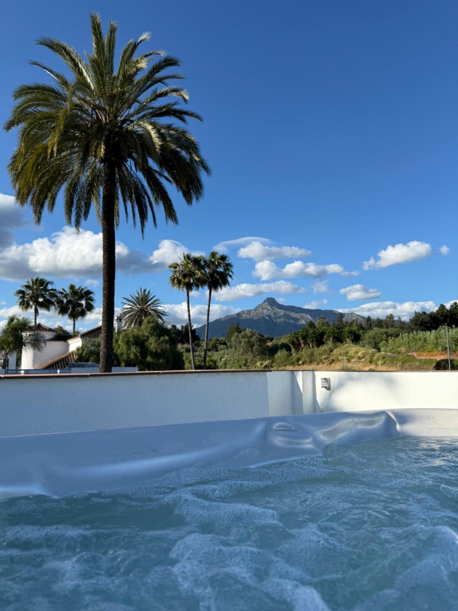 Lägenhet Puerto Banus Jacuzzi Close To Breath And Arena *